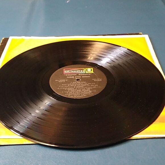 Three Dog Night Golden Bisquits Vinyl Record - Picture 10 of 11